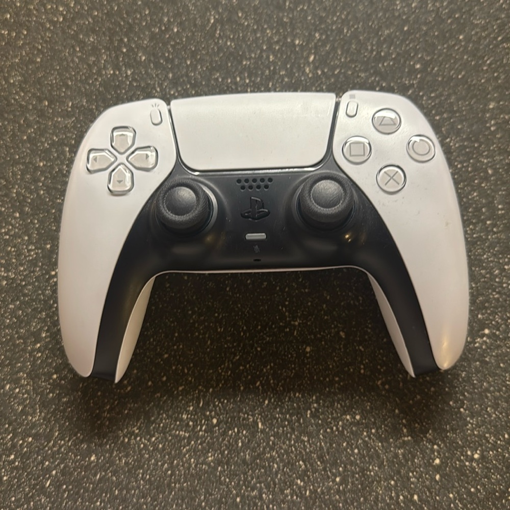 Ps5 controller the left analog stick will scroll by itself